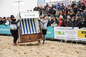 20 Meter. Ein Strandkorb. Eine Weltmeisterschaft. 3 20 Meter. Ein Strandkorb. Eine Weltmeisterschaft. 3